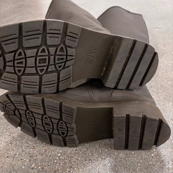 Zara Khaki Green Knee-High Rubber Rain Boots - Picture 8 of 8